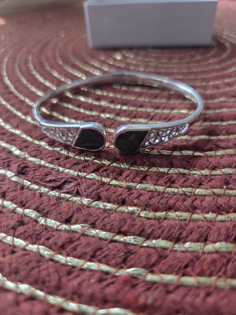 SOLVAR Silver Connemara Marble Trinity Knot Bangle Bracelet